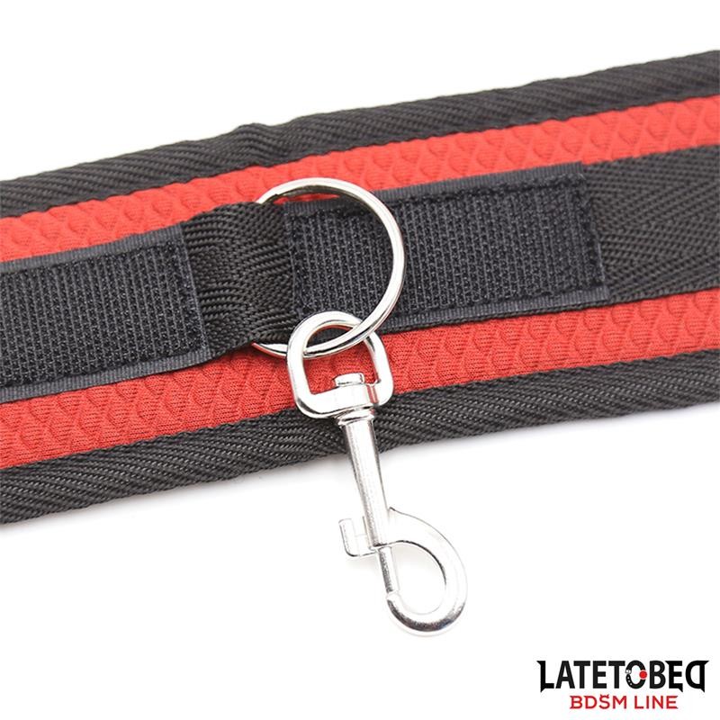 Dispositifs de retenue de lit avec masque, menottes réglables et amovibles