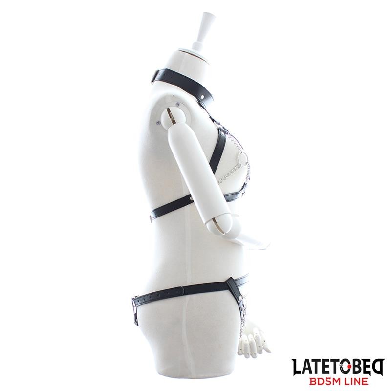 Ensemble soutien-gorge culotte bondage avec chaînes