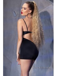 Minirobe en satin noir avec string.