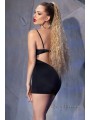 Minirobe en satin noir avec string.