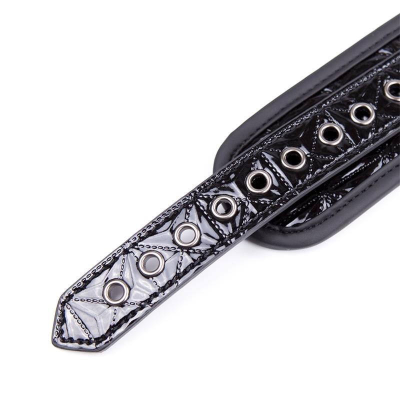 Collier Sapphire cuir végan avec sangle