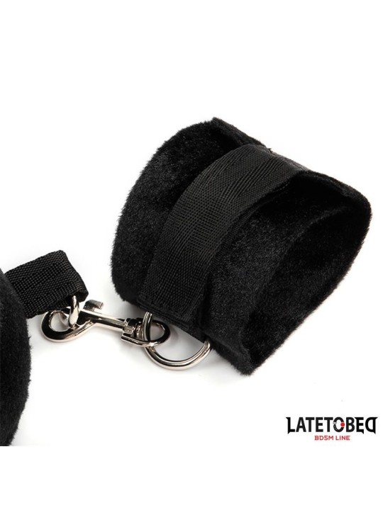 Kit de contention avec coussin et menottes